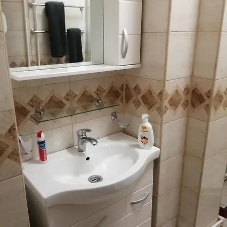 Apartament 2 Camere, Super Dragut Si Spatios, Zona Linistita, 100 Metrii De Calea Victoriei * בוקרשט