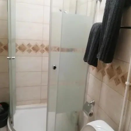 Apartament 2 Camere, Super Dragut Si Spatios, Zona Linistita, 100 Metrii De Calea Victoriei *